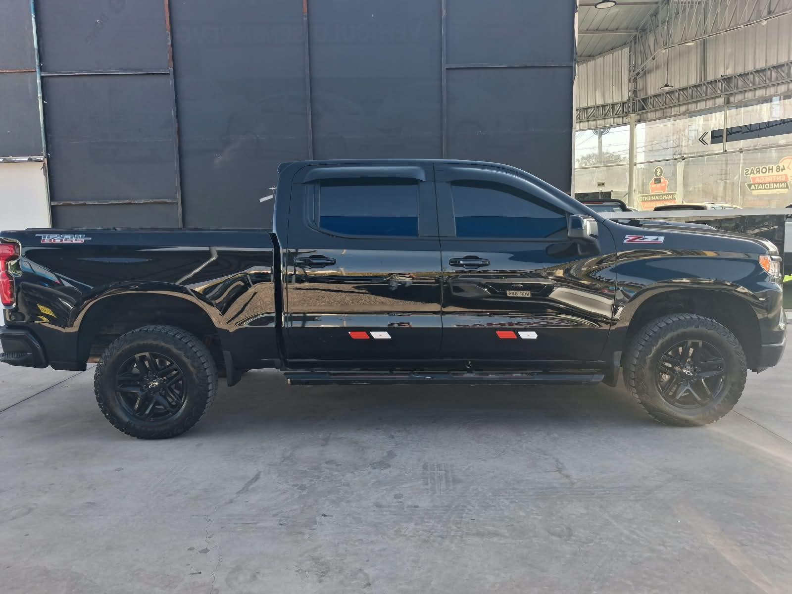 Chevrolet Silverado - foto 4