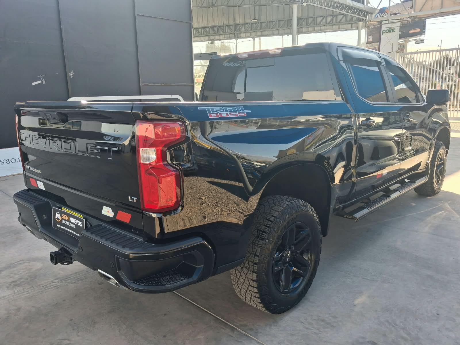 Chevrolet Silverado - foto 7