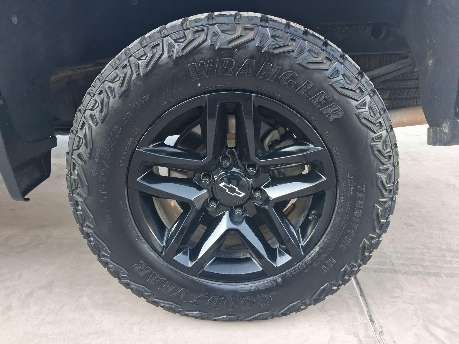Chevrolet Silverado - foto 8