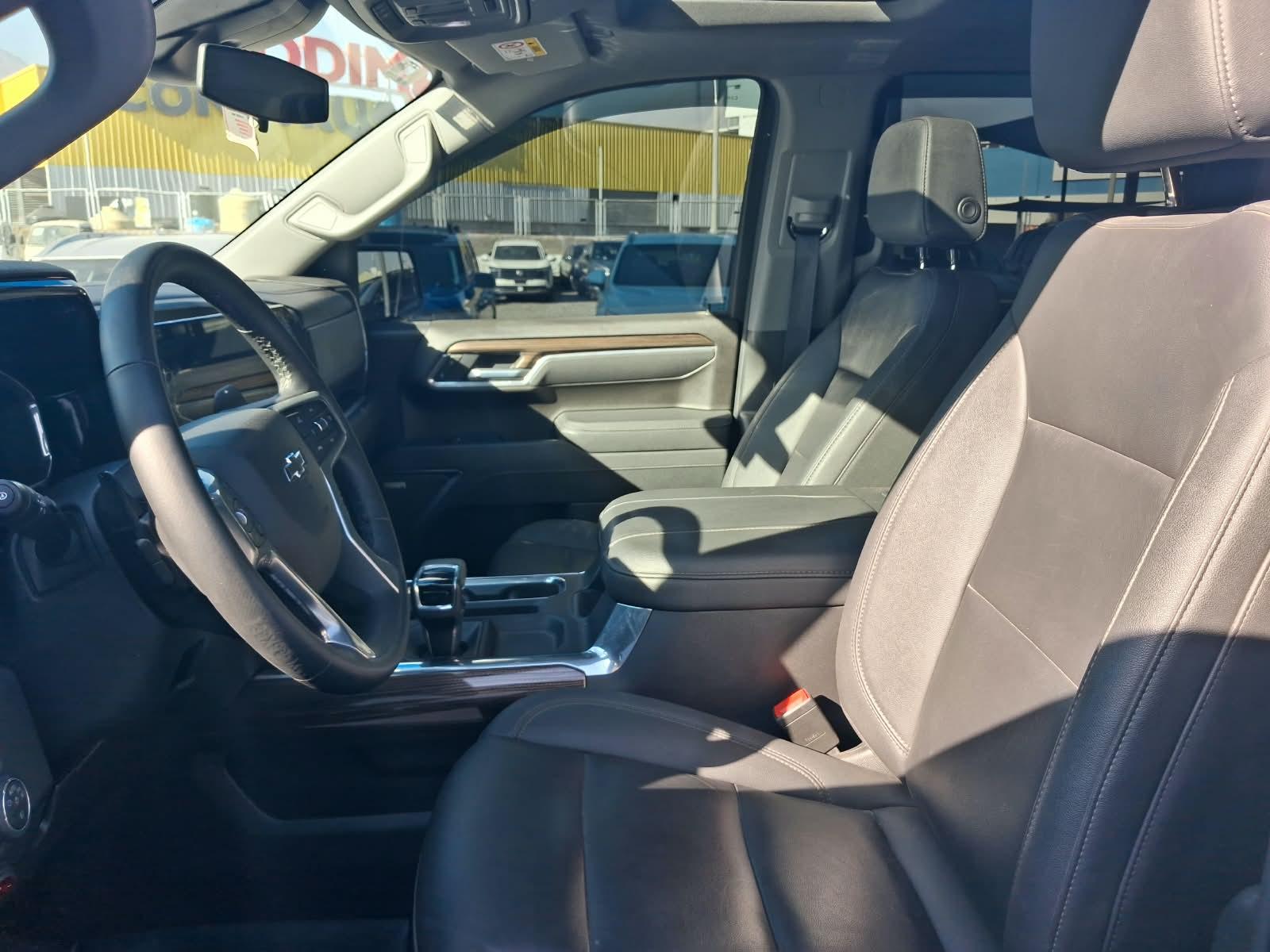 Chevrolet Silverado - foto 12
