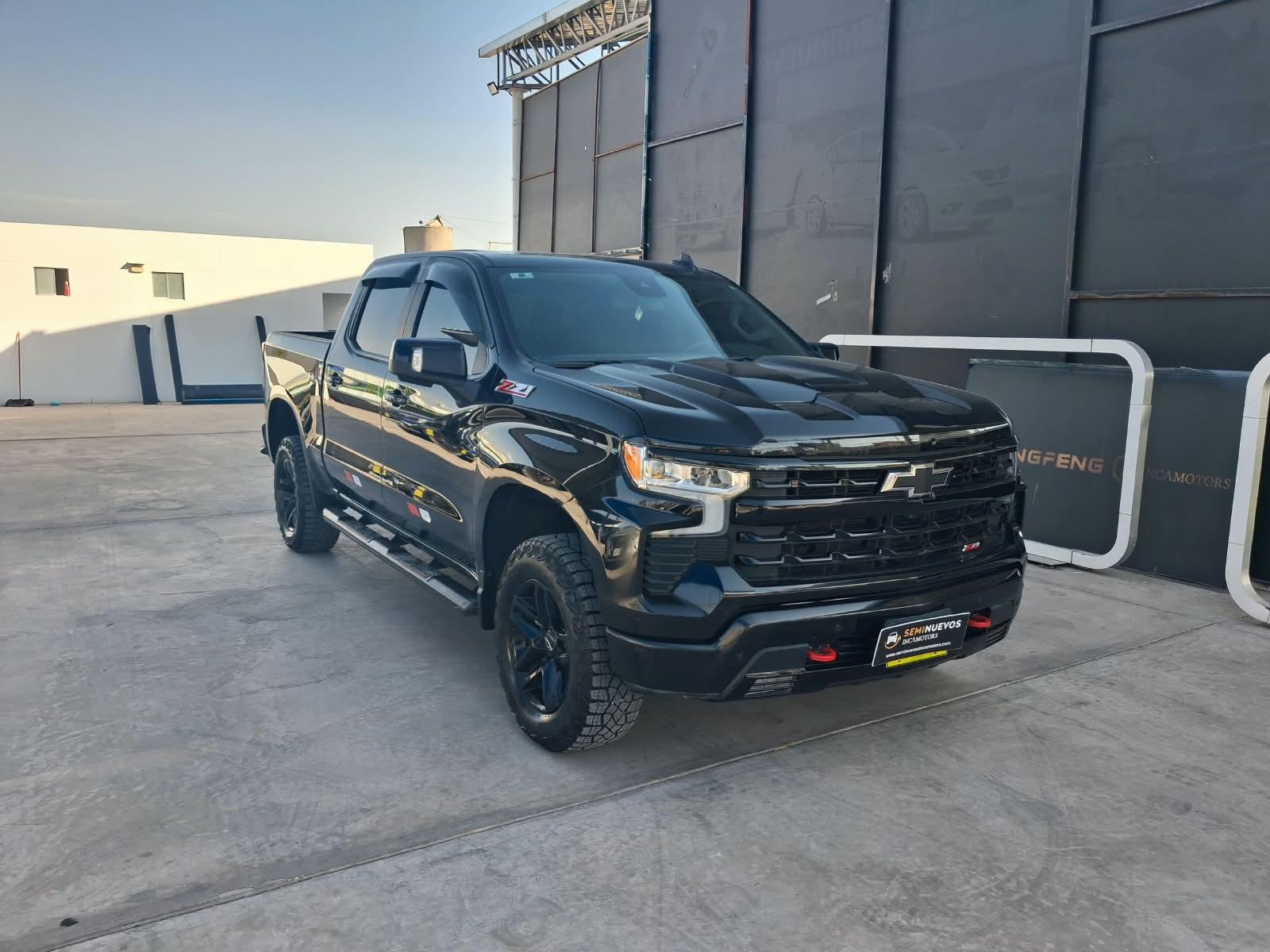 Chevrolet Silverado - foto 1