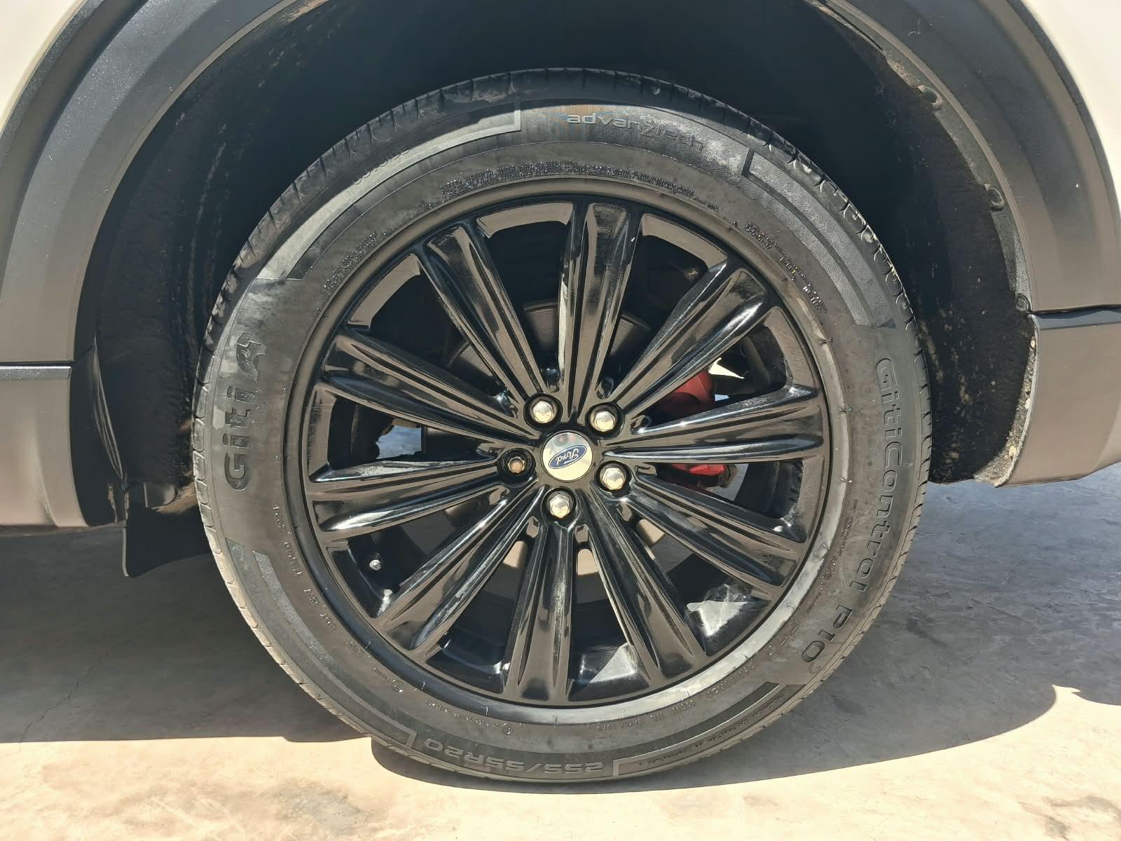 Ford Explorer - foto 9