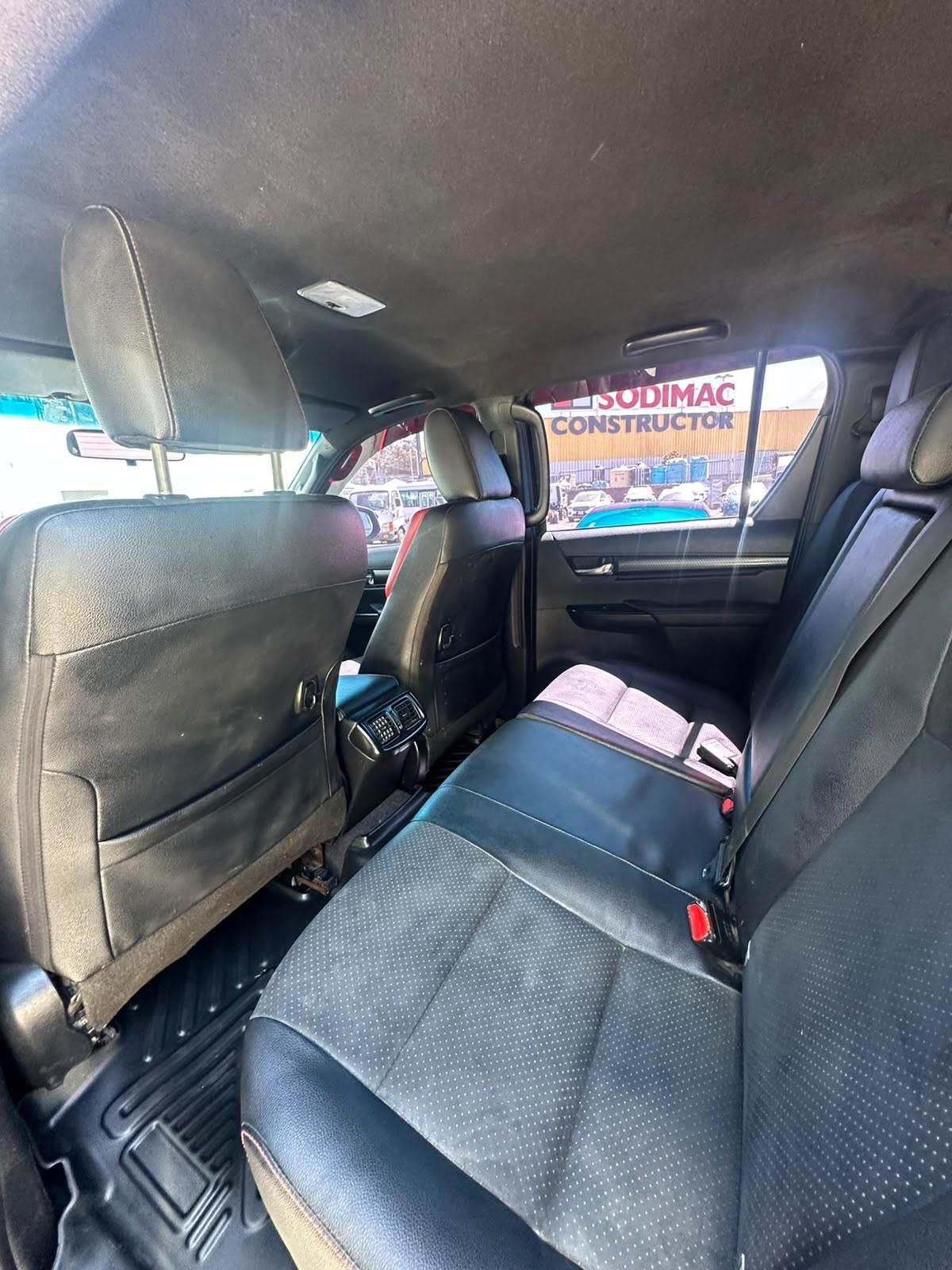 Toyota Hilux - foto 9