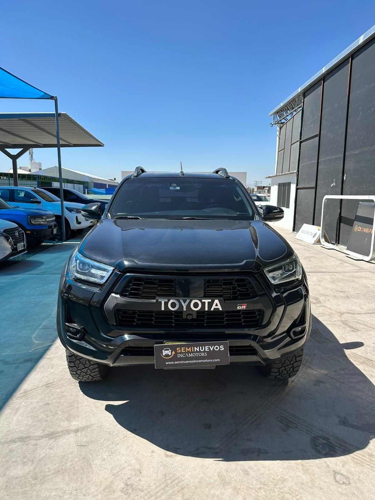 Toyota Hilux - foto 2