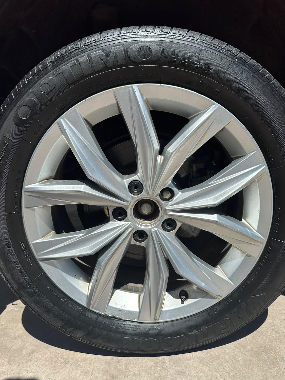 Volkswagen Tiguan - foto 8